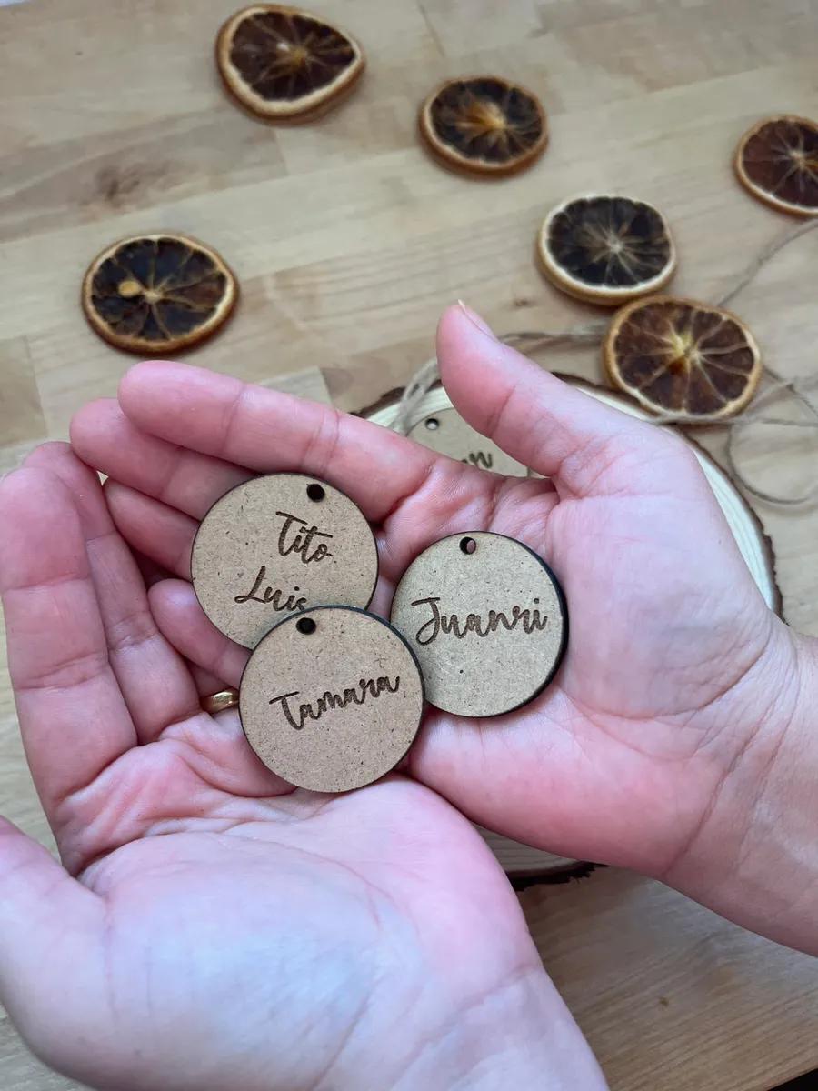 Marcasitios personalizados para invitados vista 13