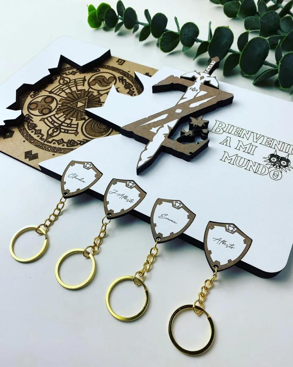 Portallaves Zelda – Edición Especial de Madera con Diseño Geek – Espada Maestra y Escudos Personalizables vista 4