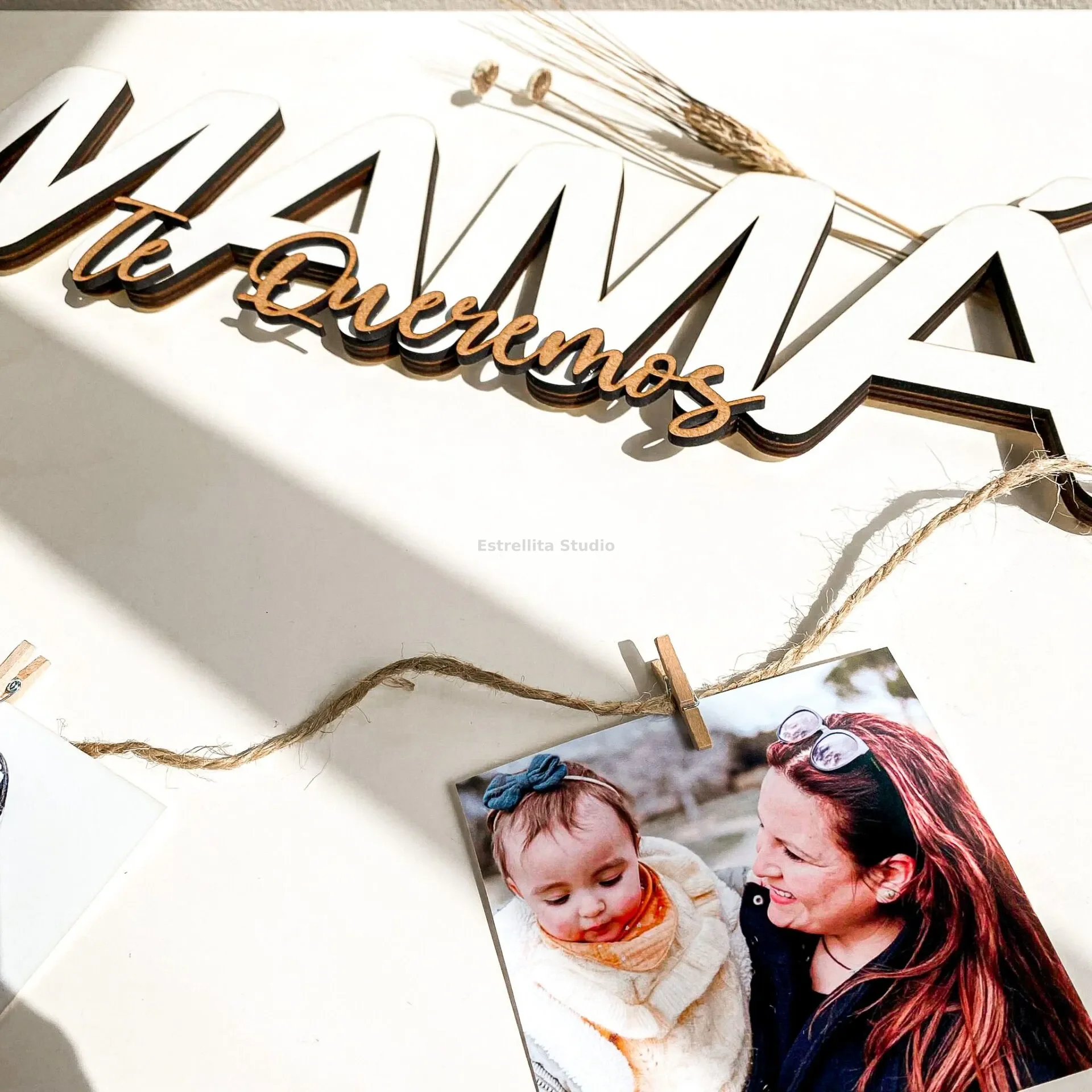 Cartel Mamá, Papá con colgador para 3 Fotos