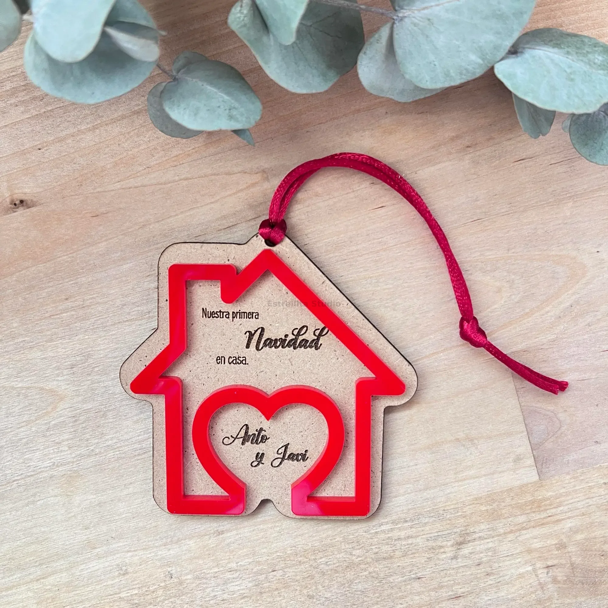 Adorno navideño “Primera Navidad en casa”