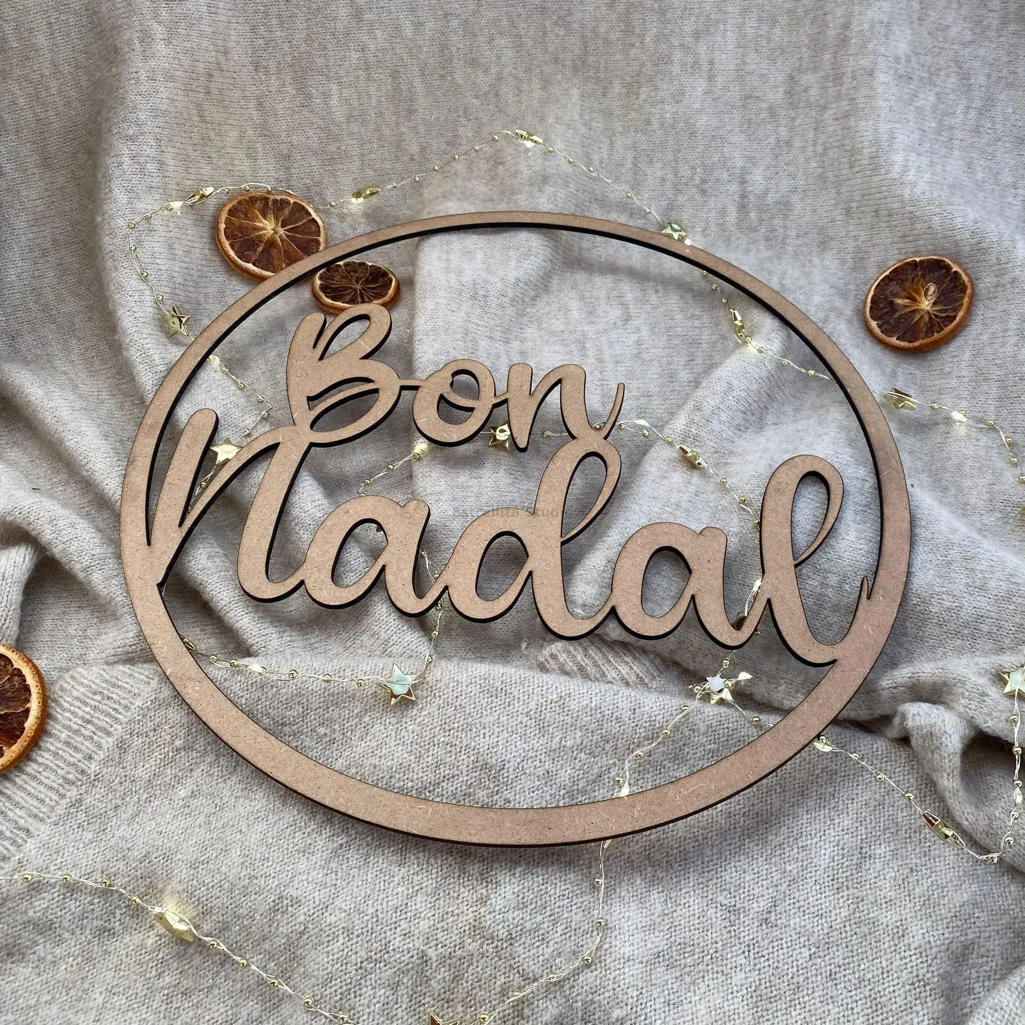 Corona de madera personalizada