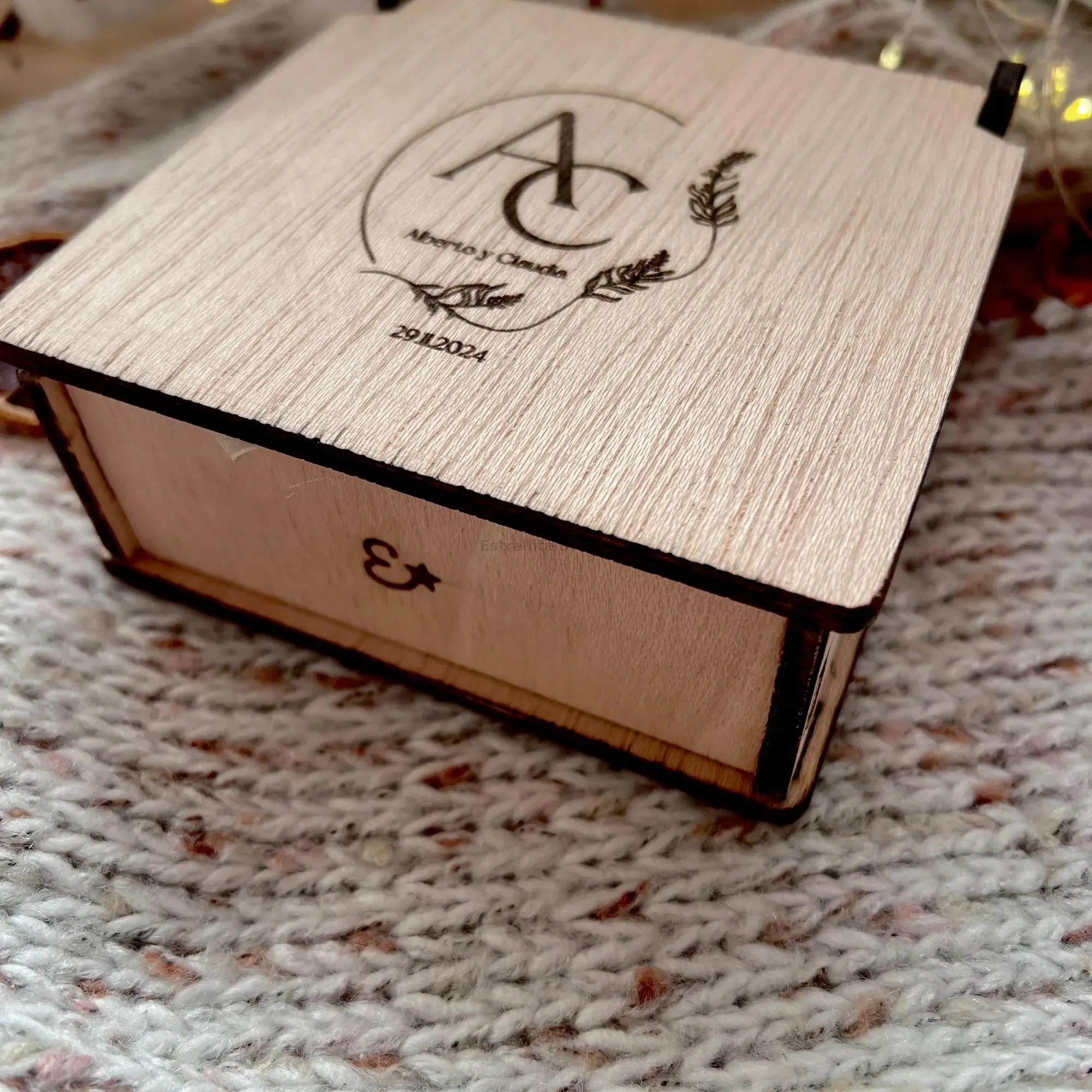 Caja de recuerdos o para pendrive