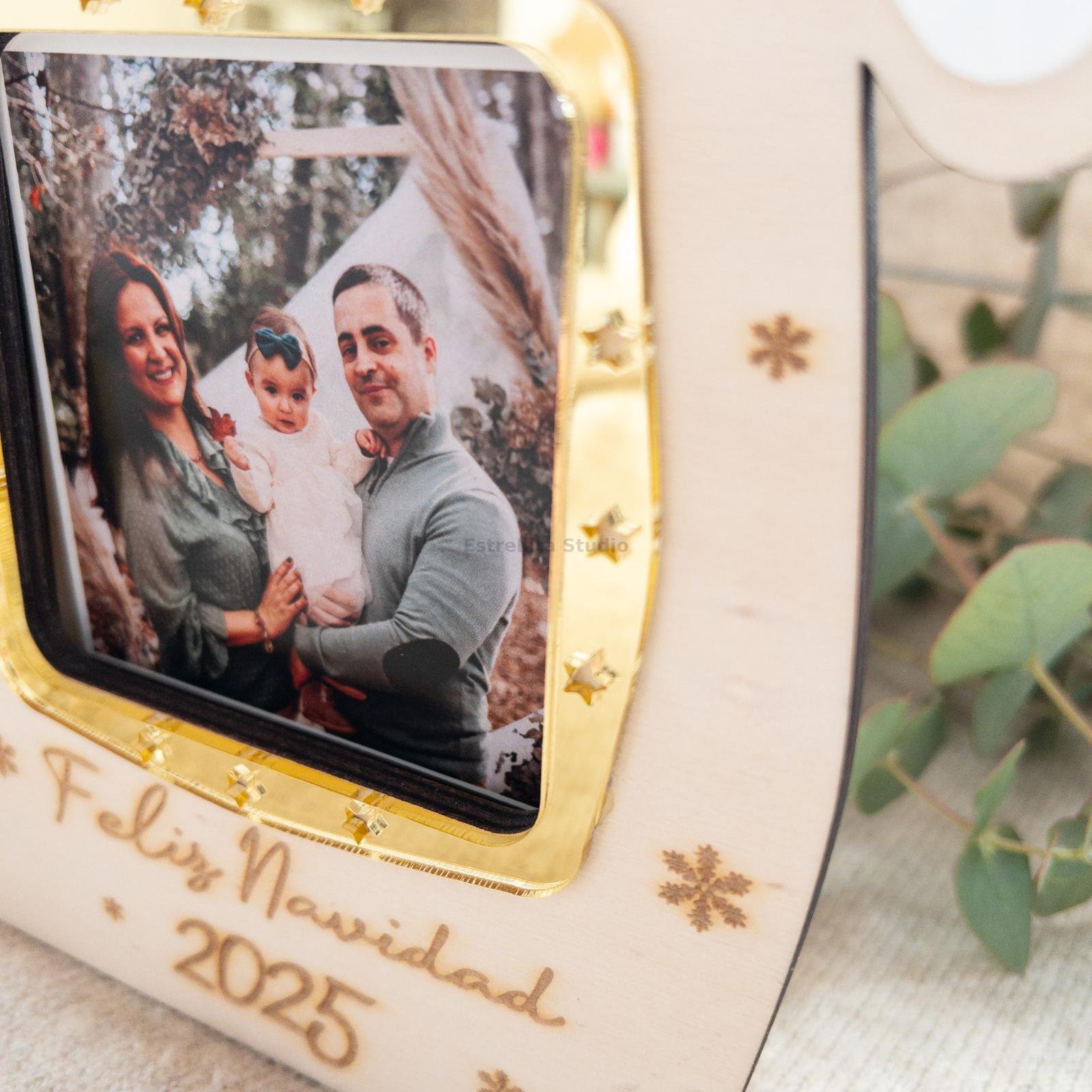 Marco Navideño Personalizado Casa de Navidad Mágica